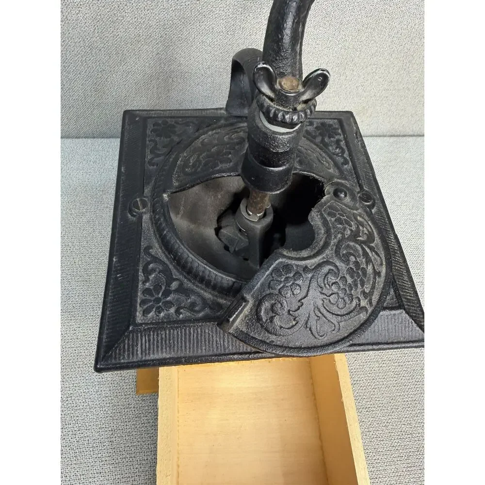 VTG CAST-IRON & WOOD COFFEE GRINDER Manual‎ ORNATE Primitive Farmhouse 1-Drawer